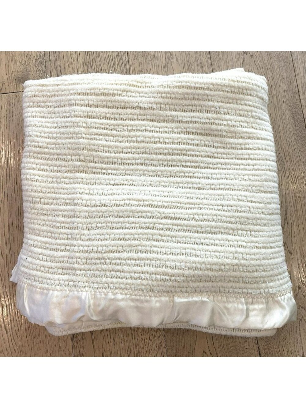 Vintage Esmond Acrylic Waffle Weave Blanket Ivory/Cream Measures 83W x 79L
